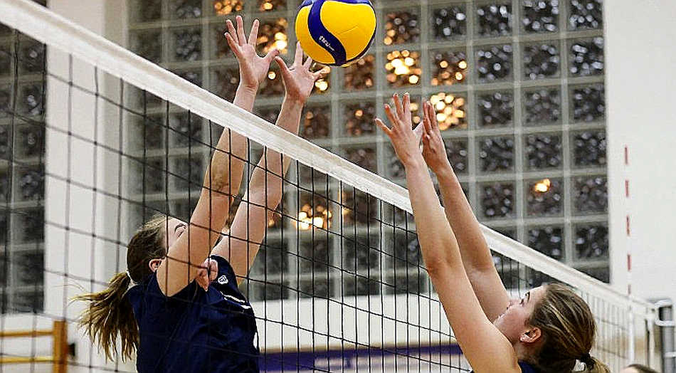 Nebraska 19-0 ngồi số 1, Texas 9-6 vẫn hạng 12: bảng top 16 đầu tiên của NCAA mùa 2026 đang cân lịch thi đấu, không cân thành tích