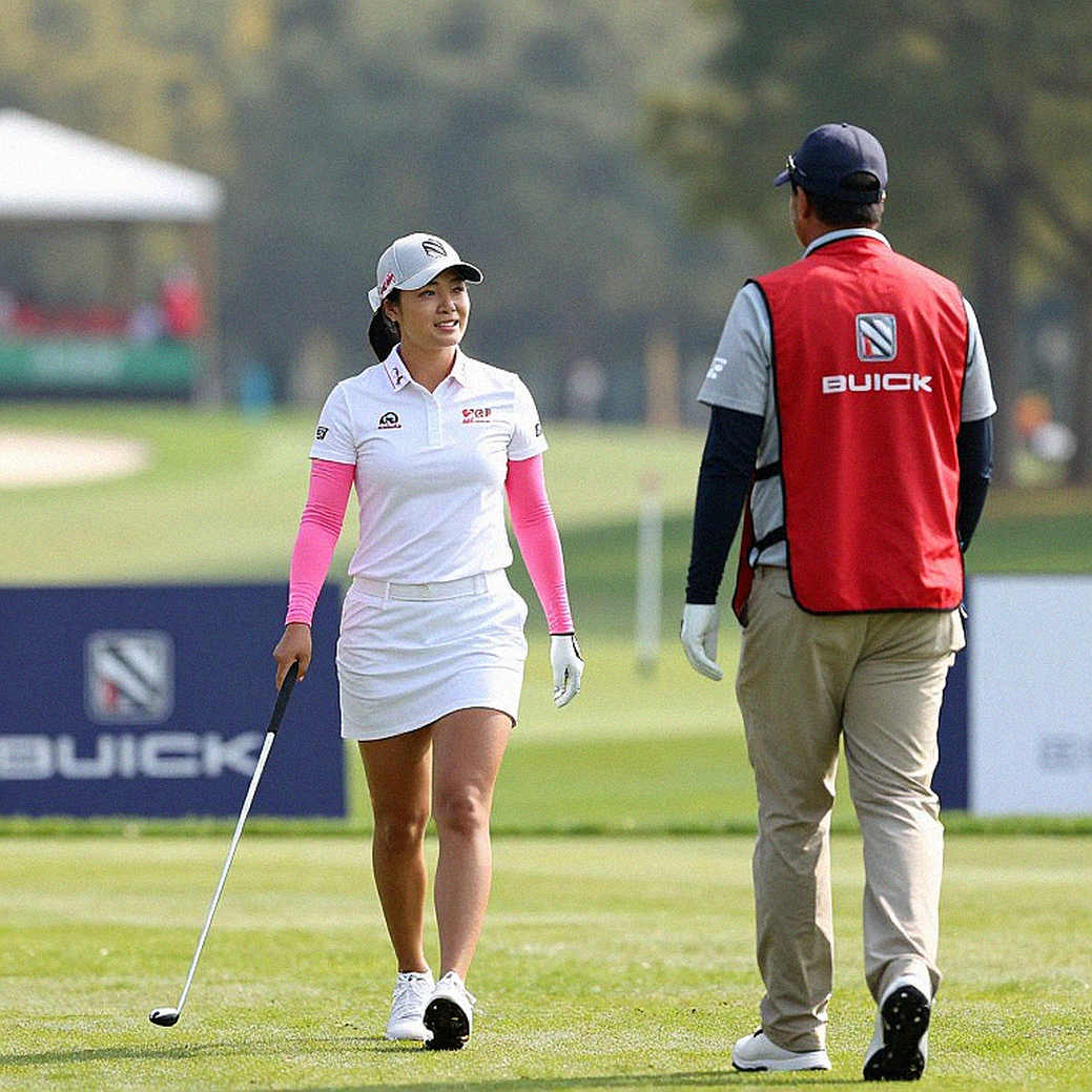 Presidents Cup ngày 1: đội Mỹ dẫn 3-2, và Medinah vẫn chưa lên tiếng Presidents Cup ngày 1: đội Mỹ dẫn 3-2, và Medinah vẫn chưa lên tiếng