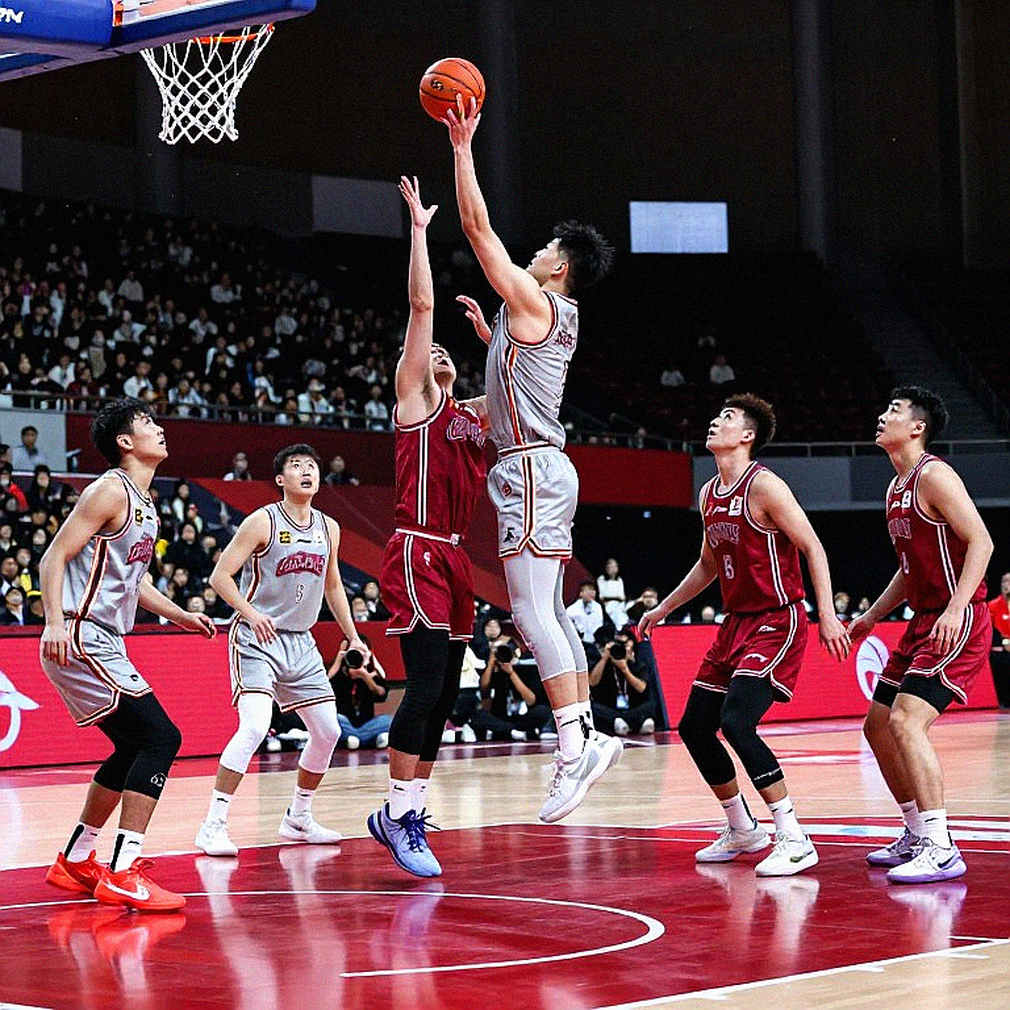 Adem Bona chấn thương: Philadelphia 76ers và bài toán đếm lại từng khớp xương nơi hàng tiền đạo