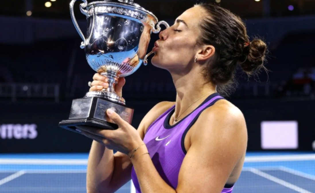 Shanghai Masters 2026: Tsitsipas leo lại dốc từ 87 lên 43, Sinner khép mùa vì đầu gối, Djokovic chạm cột mốc 102 danh hiệu