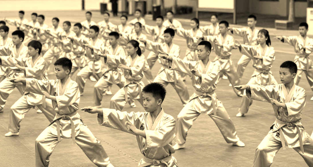 Chiếc ghế trống ở hạng gà: Vì sao UFC để một võ sĩ bất bại 16-0 ra đi