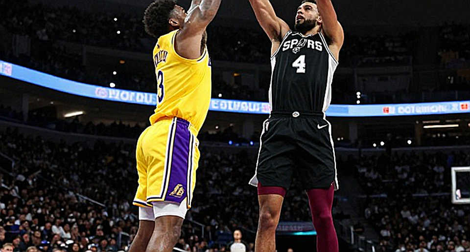 Đêm mở màn NBA: Oklahoma City dạy Wembanyama bài học, Philadelphia hạ nhà vô địch
