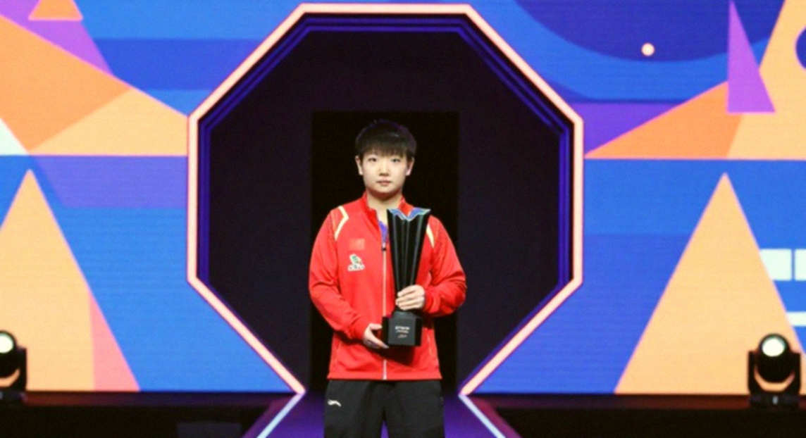 Keighley Table Tennis Centre: tám bàn được quây riêng, và nút thắt nằm ở đội ngũ huấn luyện viên