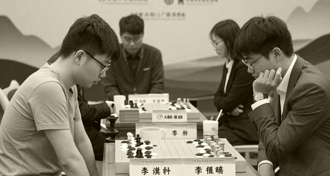 Carlsen gọi Sindarov là ứng viên sáng giá: điểm mù nằm ở khoảng trống trước nước đi quyết định Carlsen gọi Sindarov là ứng viên sáng giá: điểm mù nằm ở khoảng trống trước nước đi quyết định