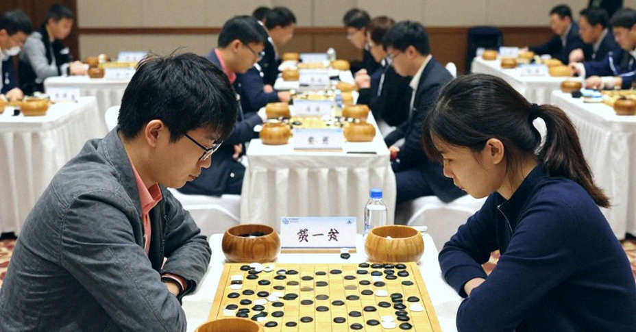 Praggnanandhaa và Magnus Carlsen: Ranh giới giữa lời khen và bằng chứng Praggnanandhaa và Magnus Carlsen: Ranh giới giữa lời khen và bằng chứng